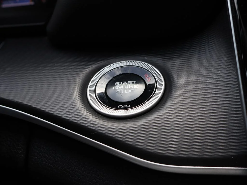 Used 2025 Black Jeep Altitude image 32