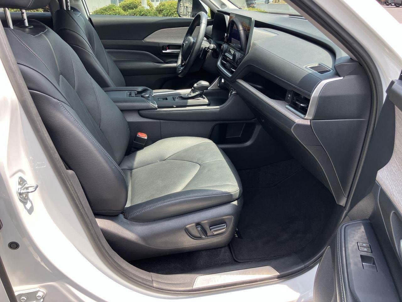 Used 2024 White (Wind Chill Pearl) Toyota Platinum AWD image 40