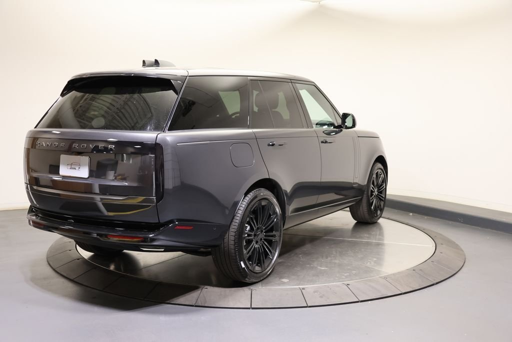 New 2026 Carpathian Grey LAND ROVER SE image 5