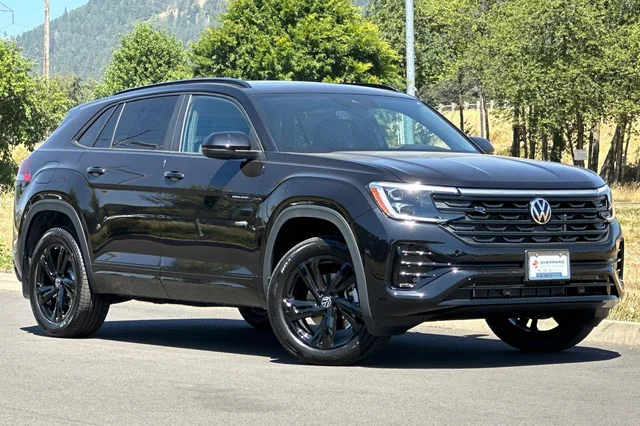 2026 Volkswagen Atlas Cross Sport 2.0T SEL R-Line Black