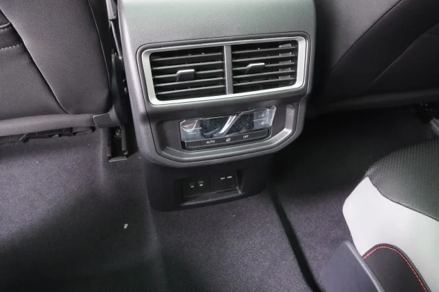 New 2026 Opal White Pearl Volkswagen 2.0T Peak Edition image 26