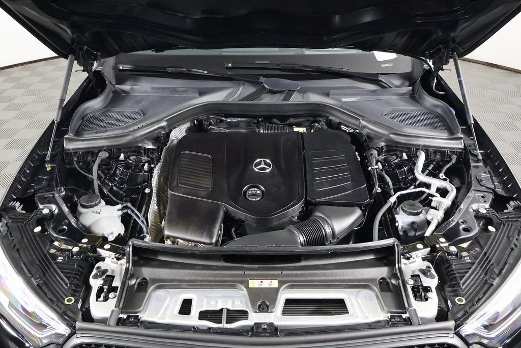 Certified Used 2024 Black Mercedes-Benz GLC 300 image 15