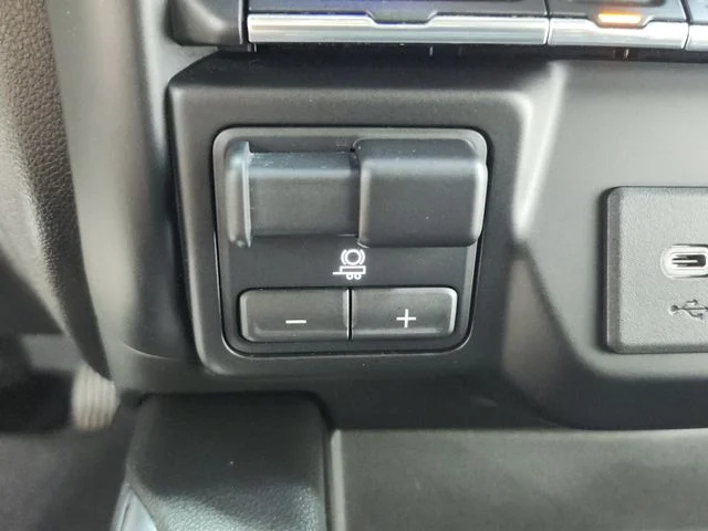 Used 2020 Gray GMC Elevation image 34