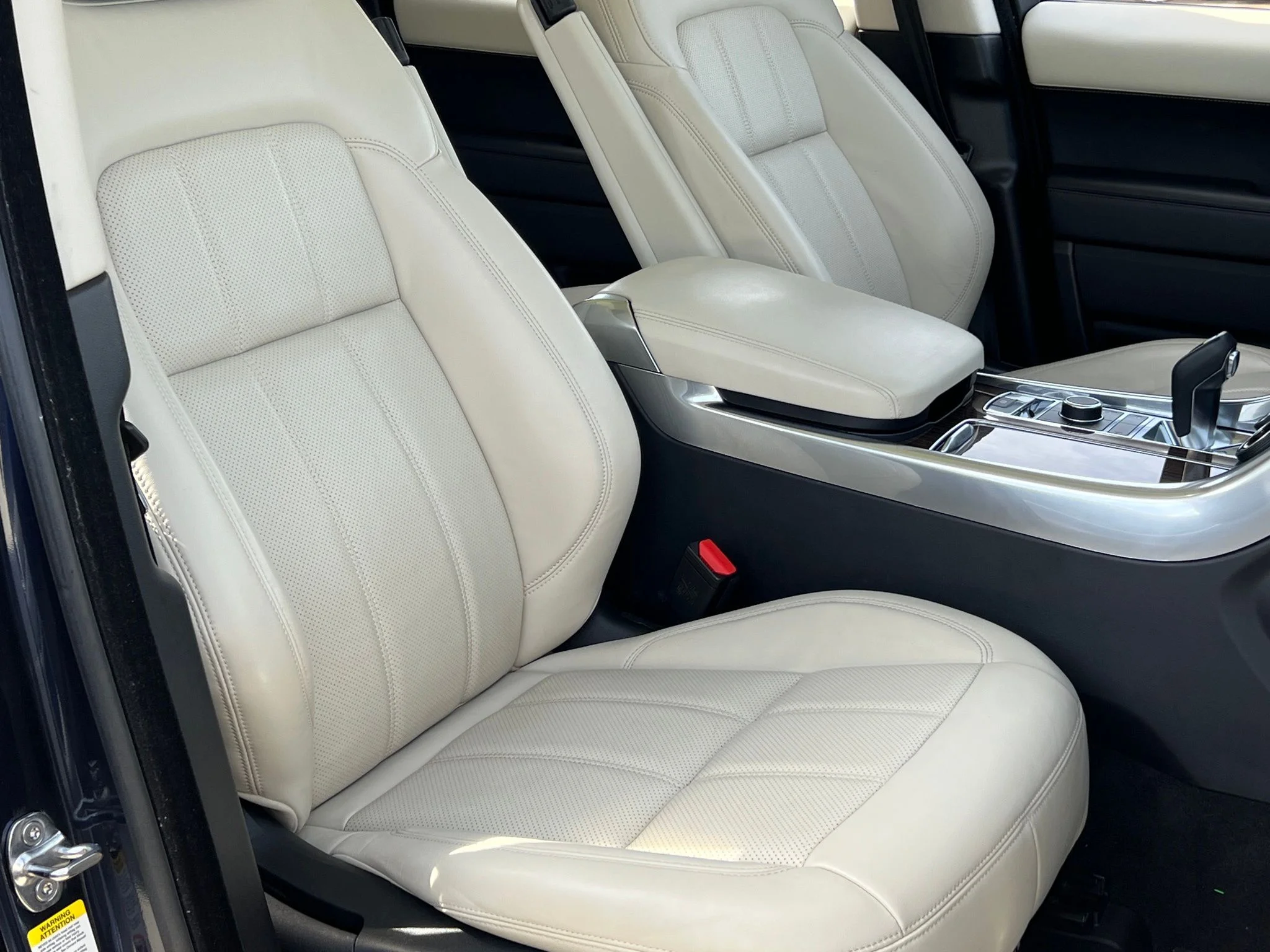 Used 2019 Blue Land Rover HSE image 15