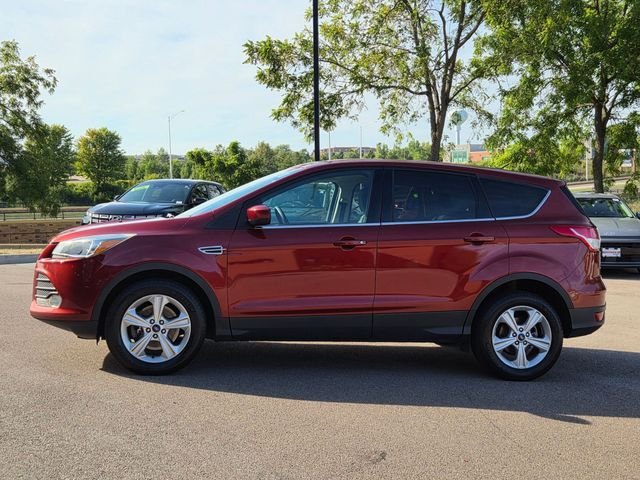 Used 2016 Orange Ford SE image 4