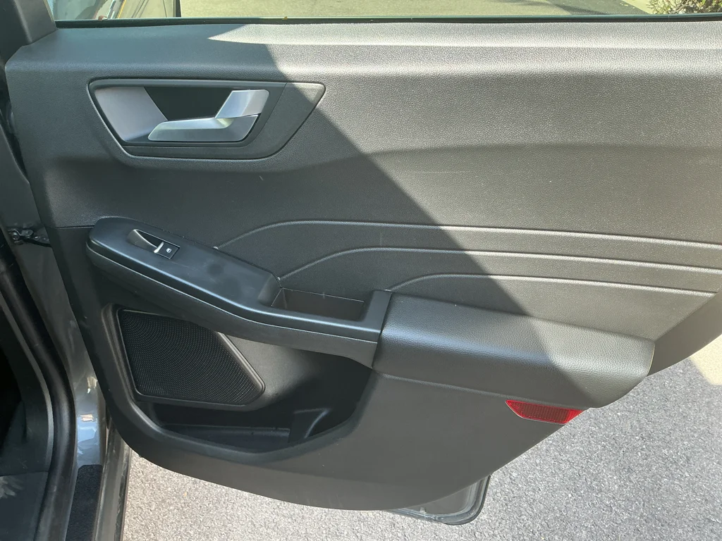 Used 2025 Carbonized Grey Metallic Ford Platinum image 18