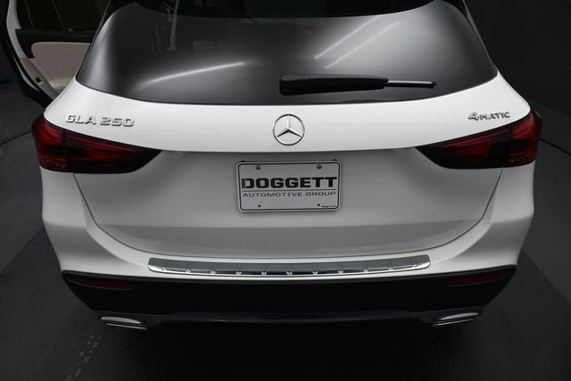Used 2025 White Mercedes-Benz GLA 250 image 12