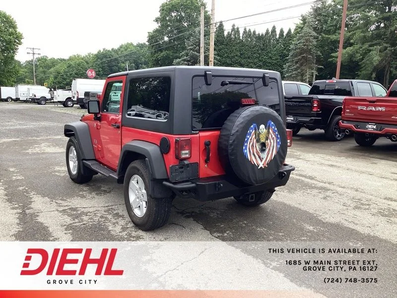 Used 2008 Red Jeep X image 5