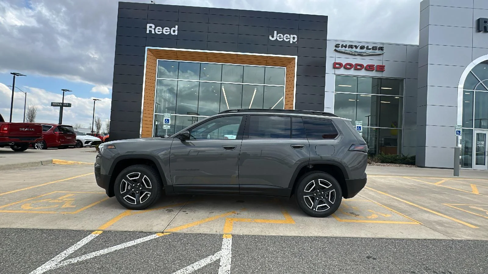 New 2026 Sting-Gray Clearcoat Jeep Laredo image 2