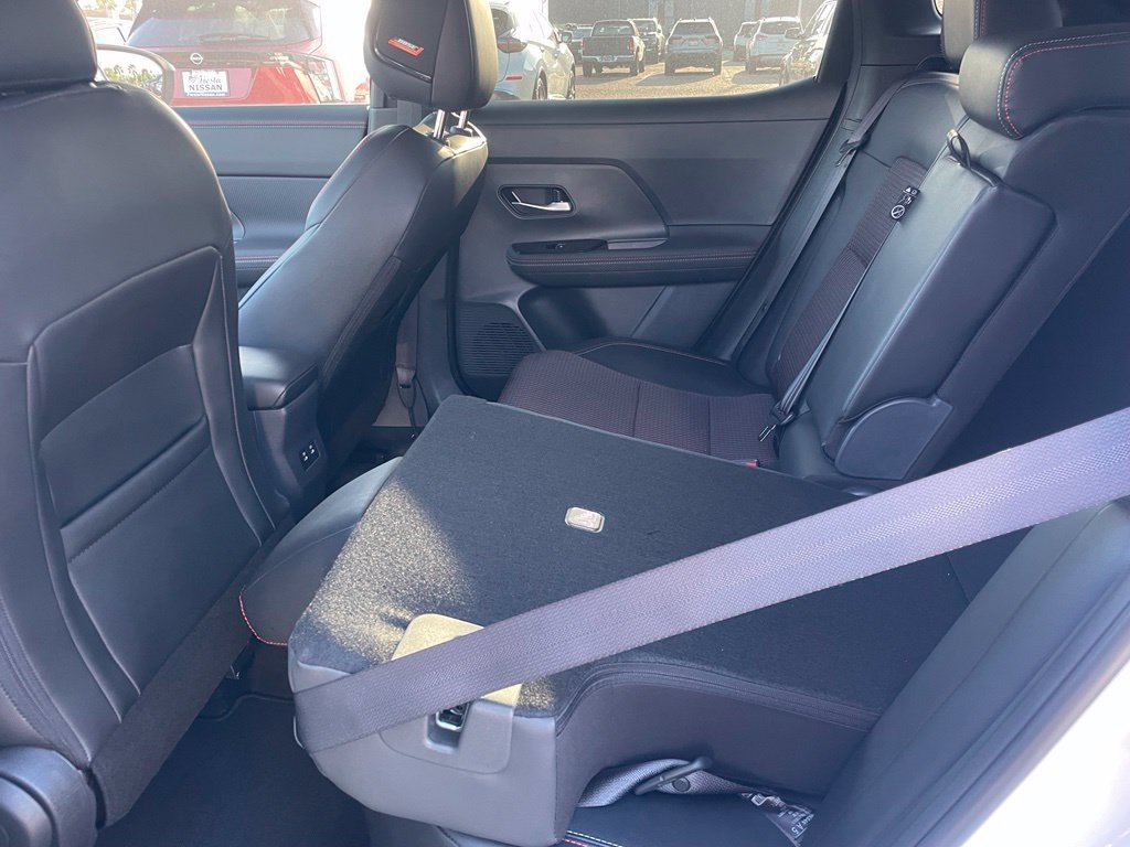Used 2025 White Nissan SR image 18