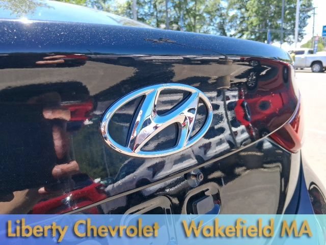 Used 2016  Hyundai SE image 14