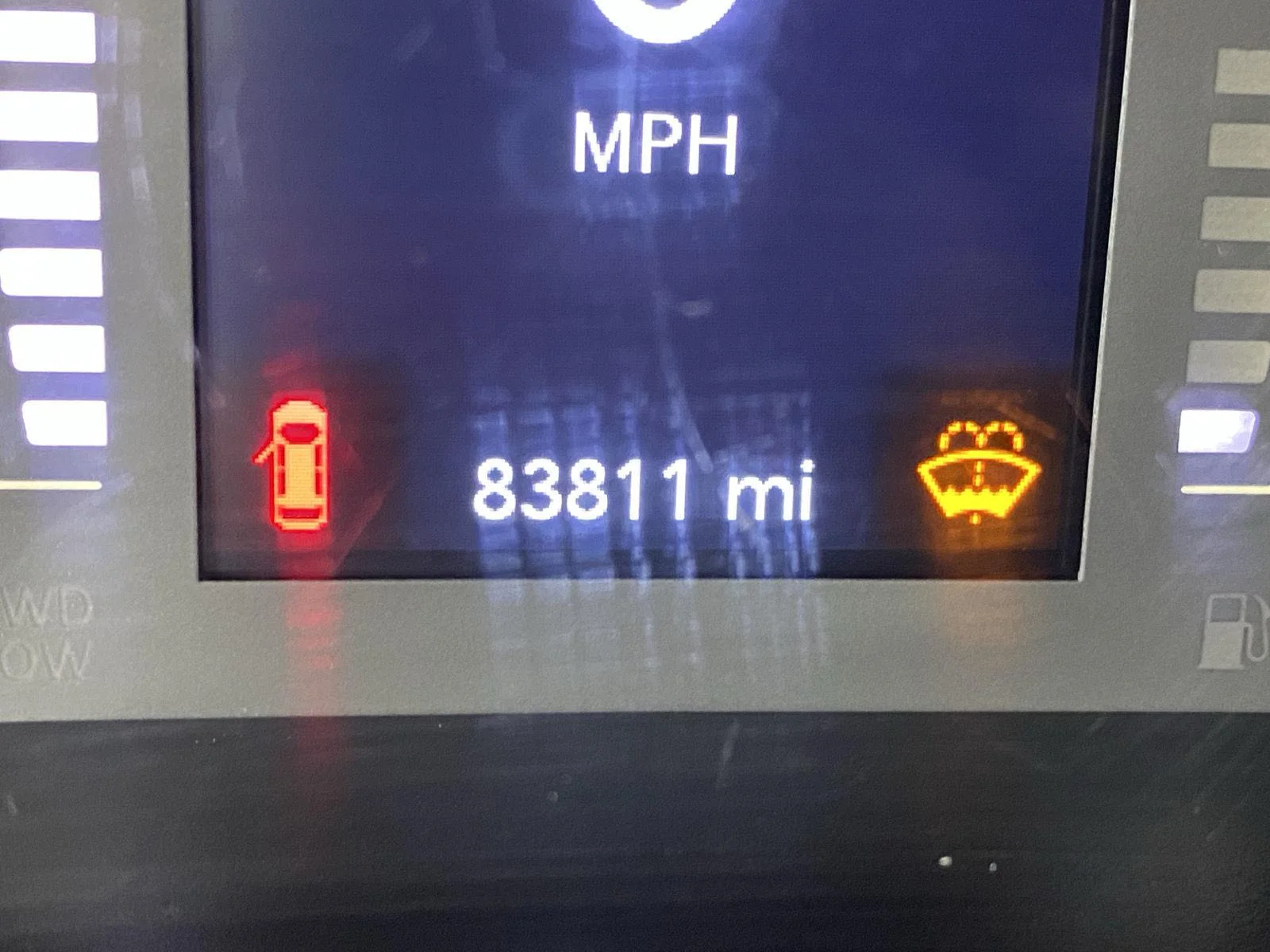 Used 2019 Granite Crystal Metallic Clearcoat Jeep Latitude Plus image 16