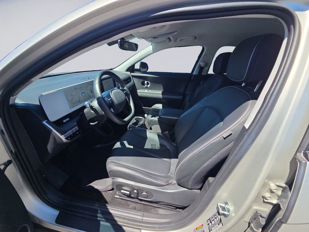 Used 2023 Gold Hyundai SEL image 16