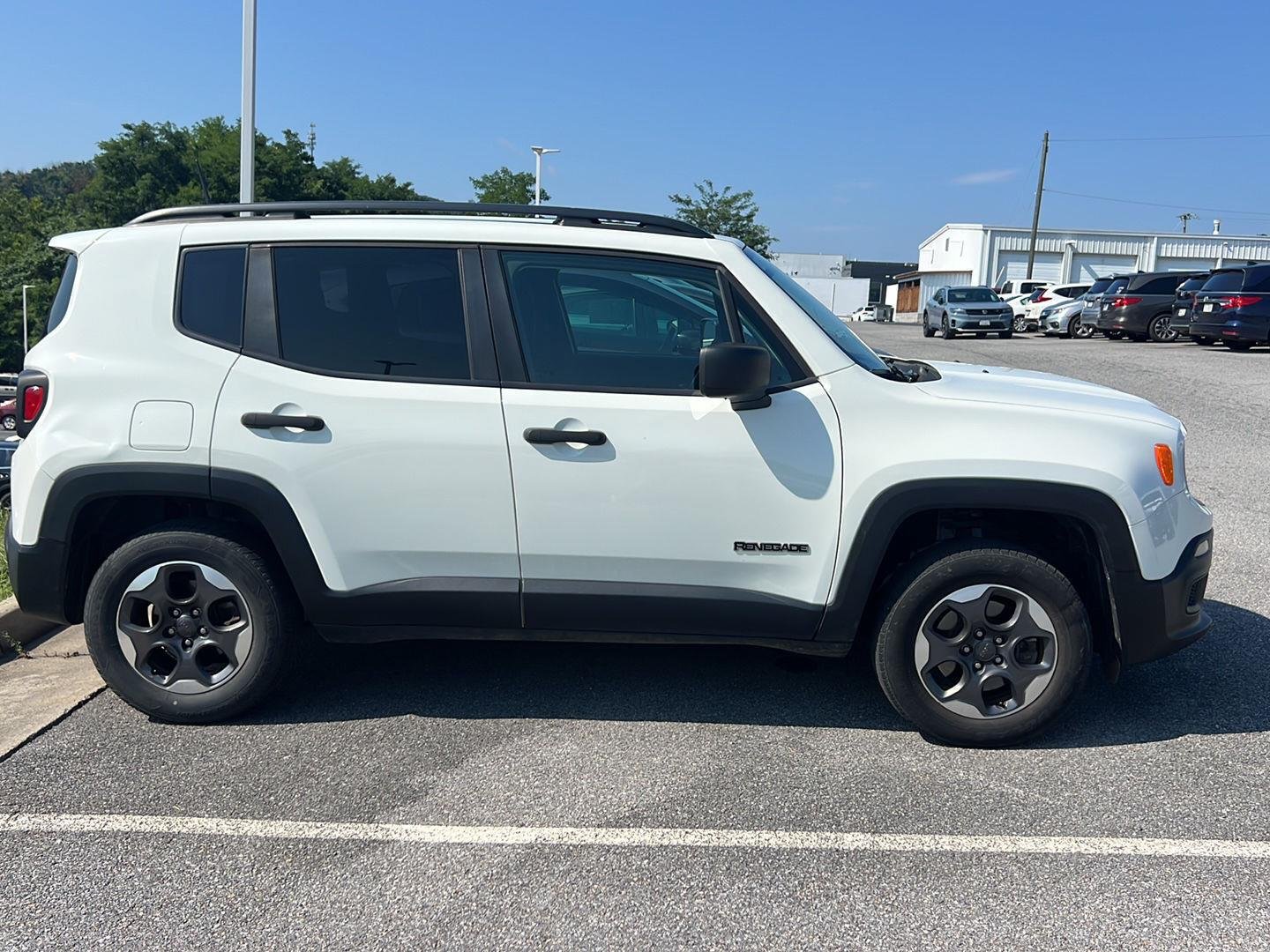 Used 2018 Alpine White Jeep Sport image 5