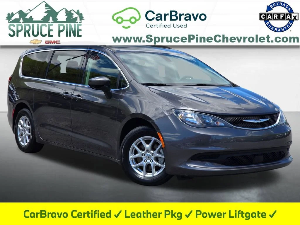 2021 Chrysler Voyager LXI's photo