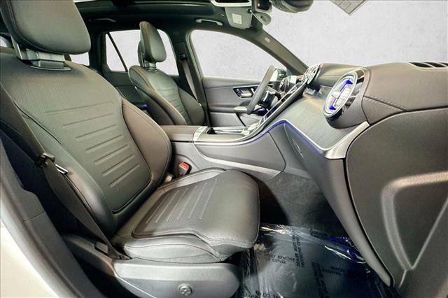 New 2026 Polar White Mercedes-Benz GLC 300 image 56