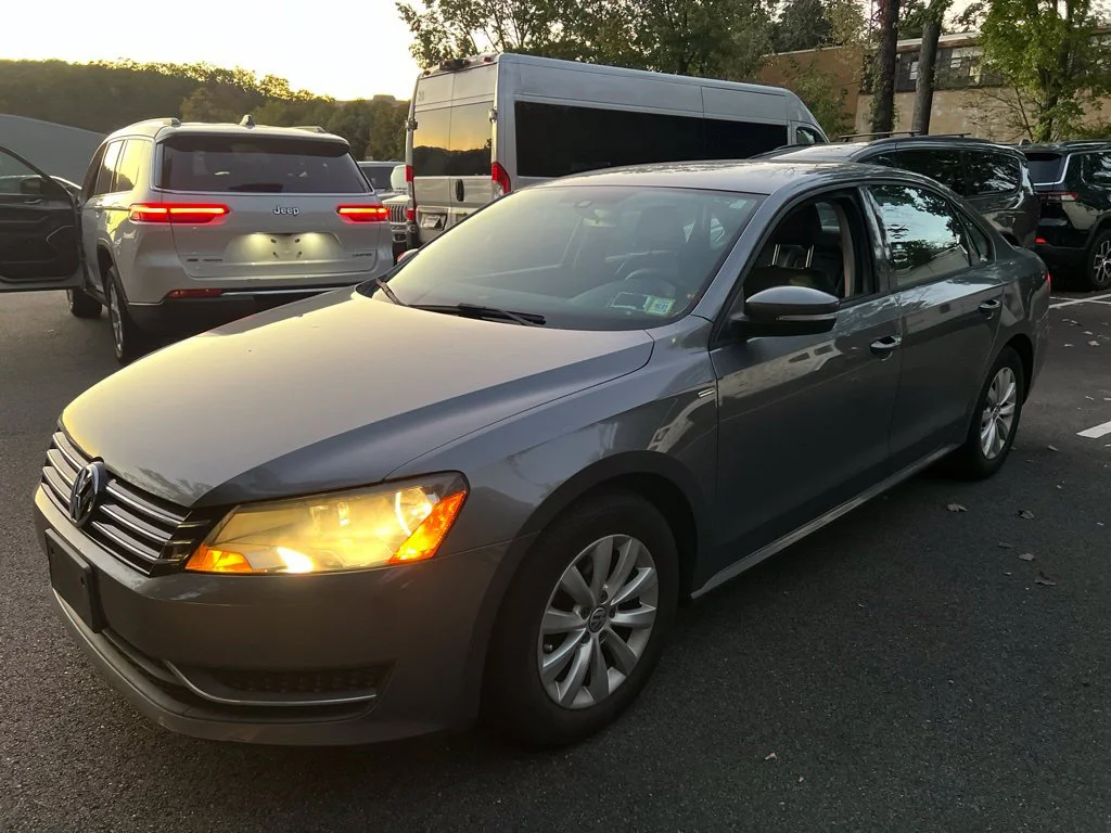 Used 2015 Gray Volkswagen 1.8T Wolfsburg Edition image 3
