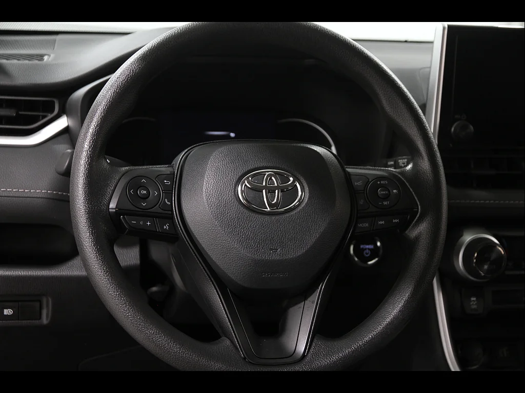 Used 2025 Ruby Flare Pearl Toyota XLE image 7