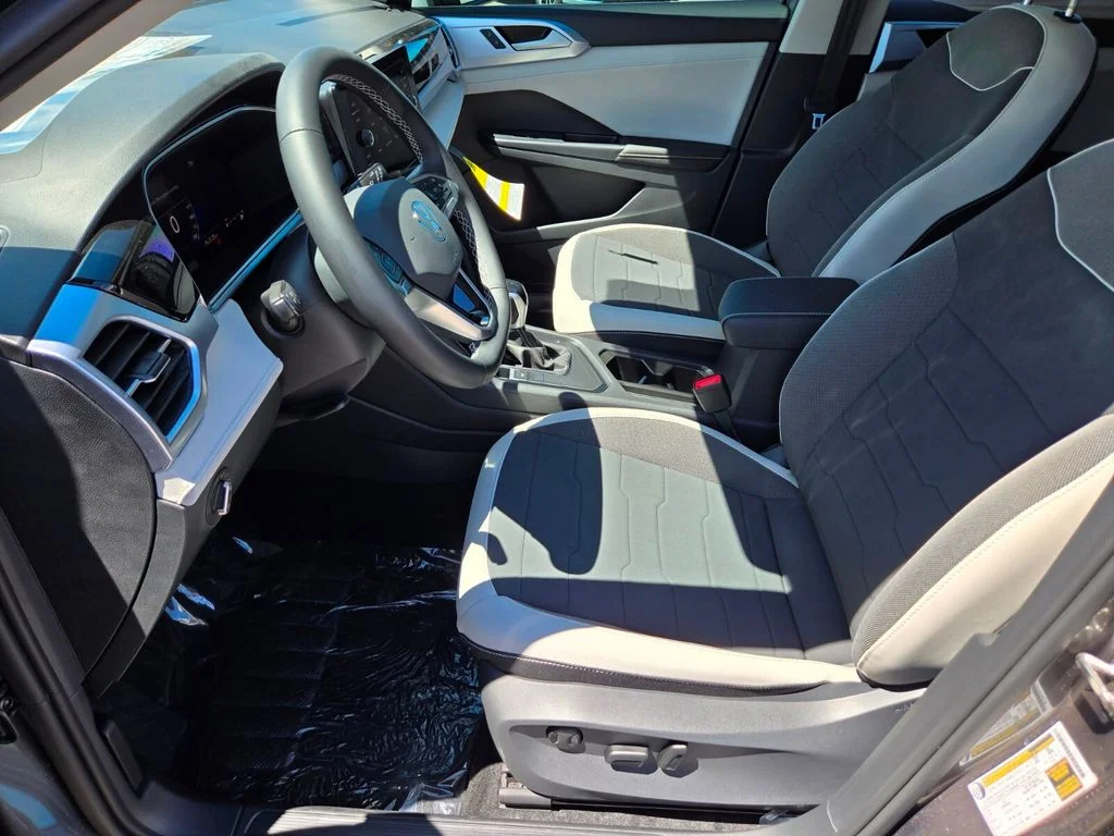 New 2026 Silver Volkswagen 1.5T SE image 6