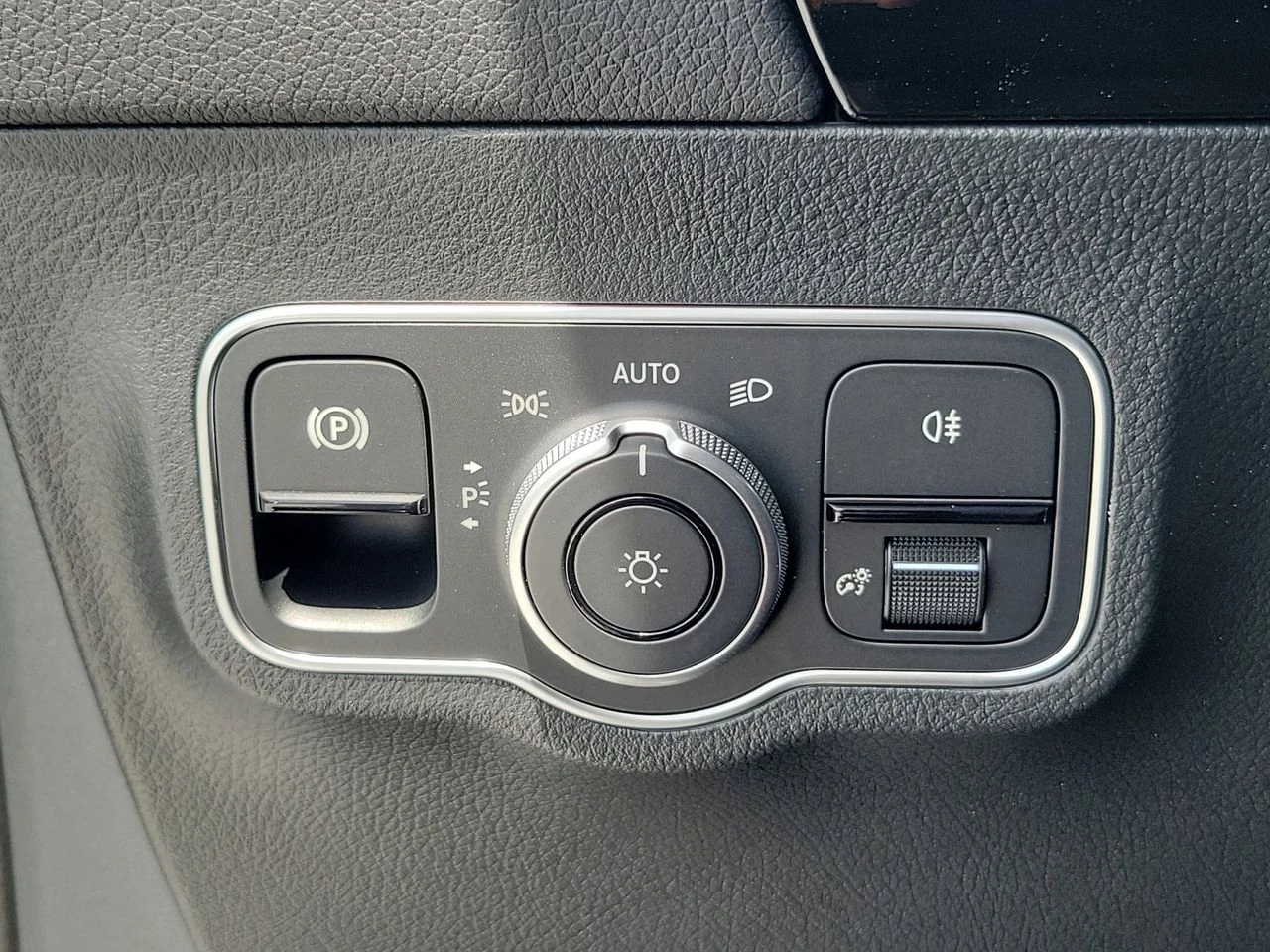 New 2026 Cirrus Silver Metallic Mercedes-Benz GLA 250 image 20