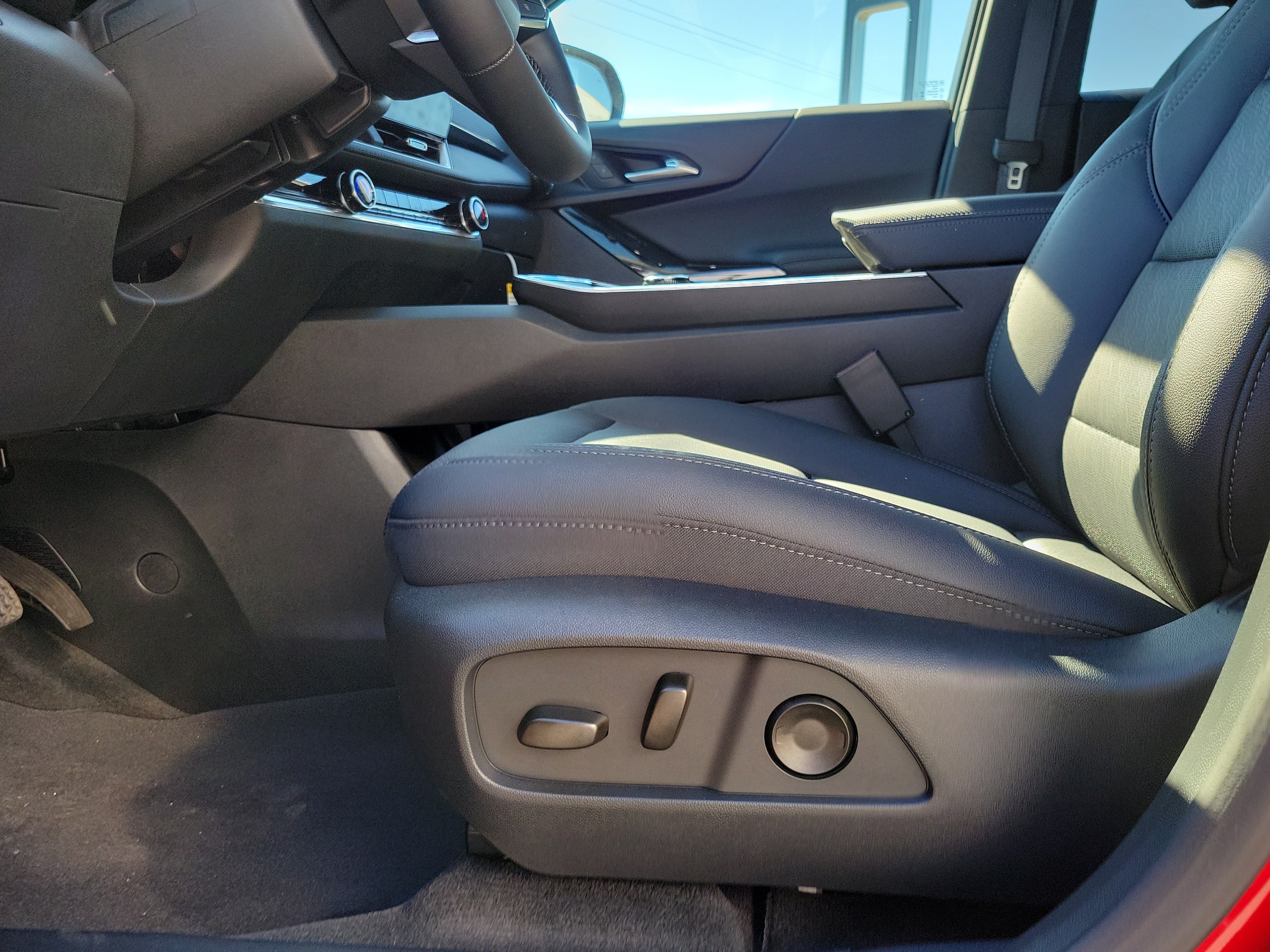 2026 Chevrolet Equinox LT - Photo 16