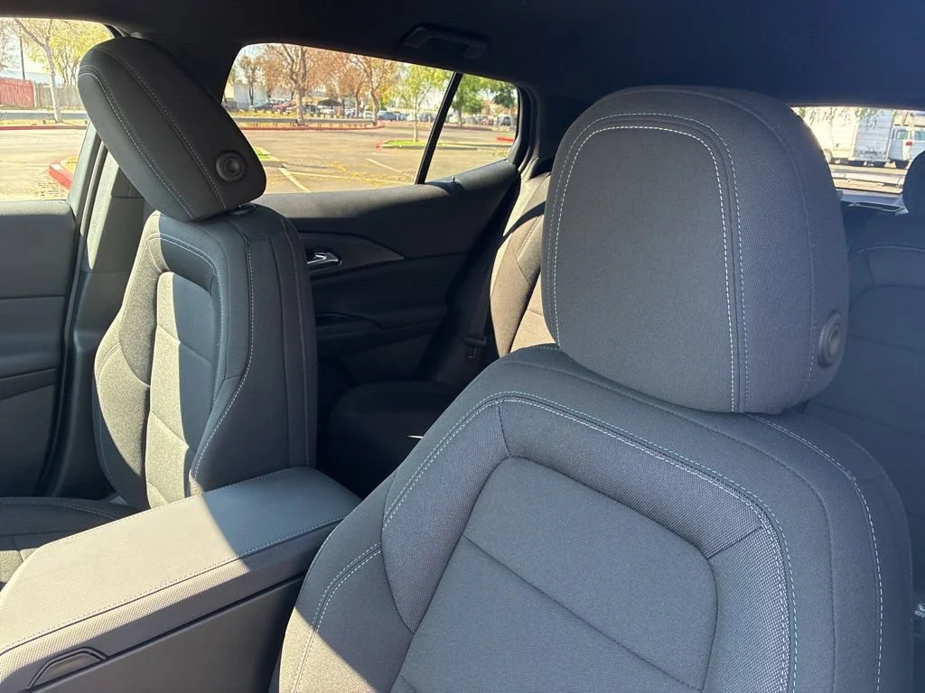 New 2026 Summit White Chevrolet LT image 15