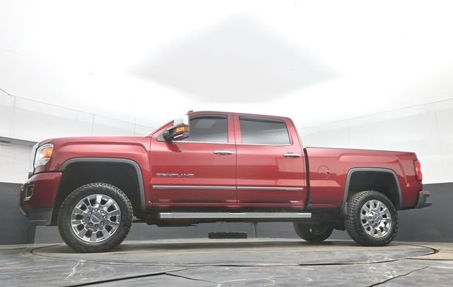 Used 2019 Red GMC Denali image 42