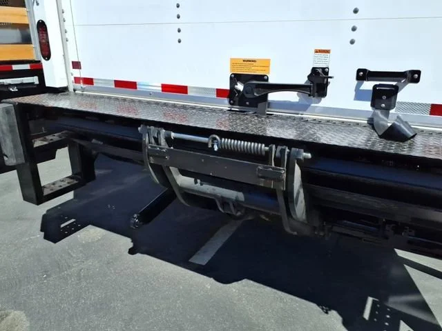 New 2025 Summit White GMC 1WT image 12