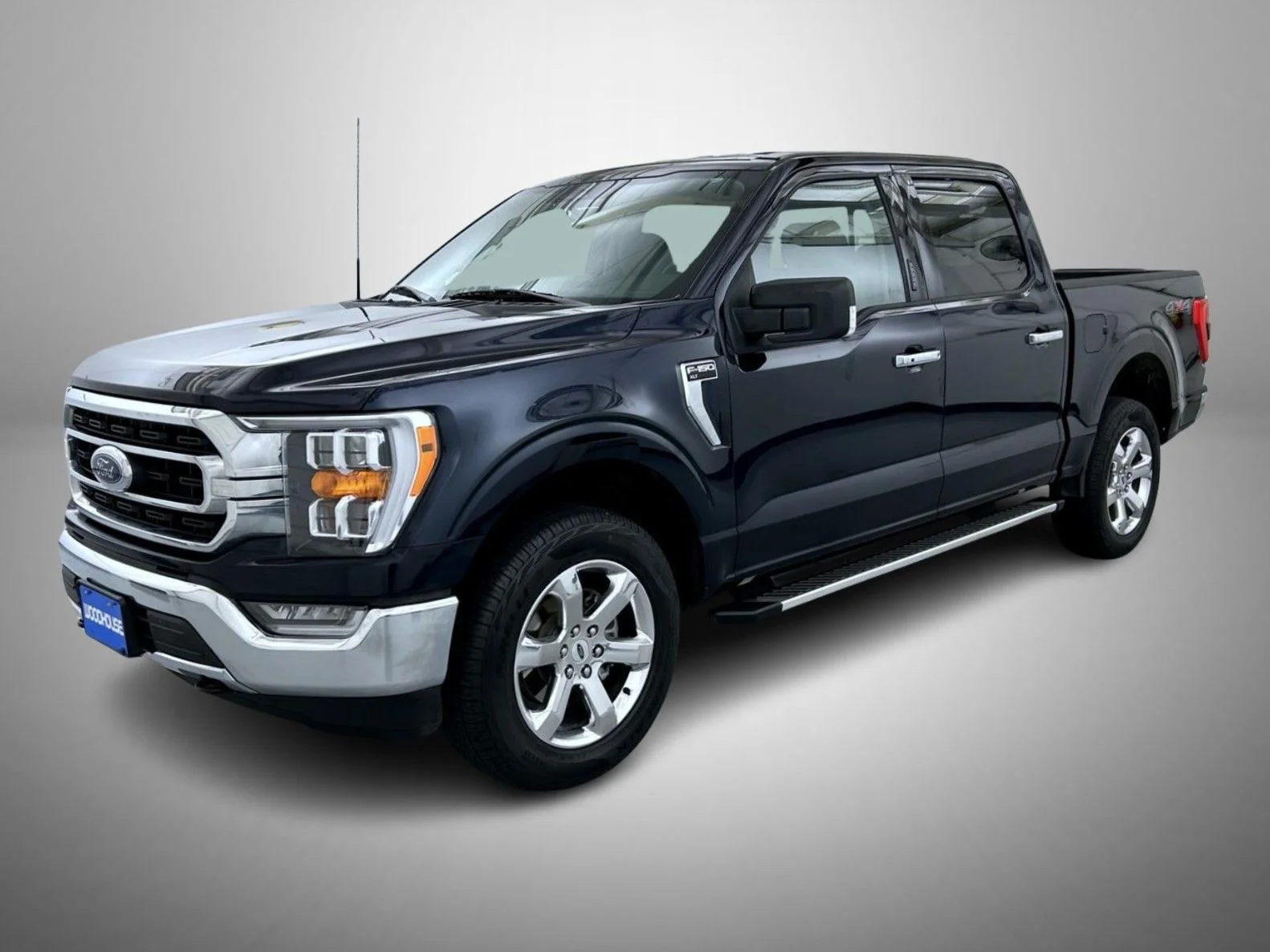 Used 2023 Blue Ford XLT image 1