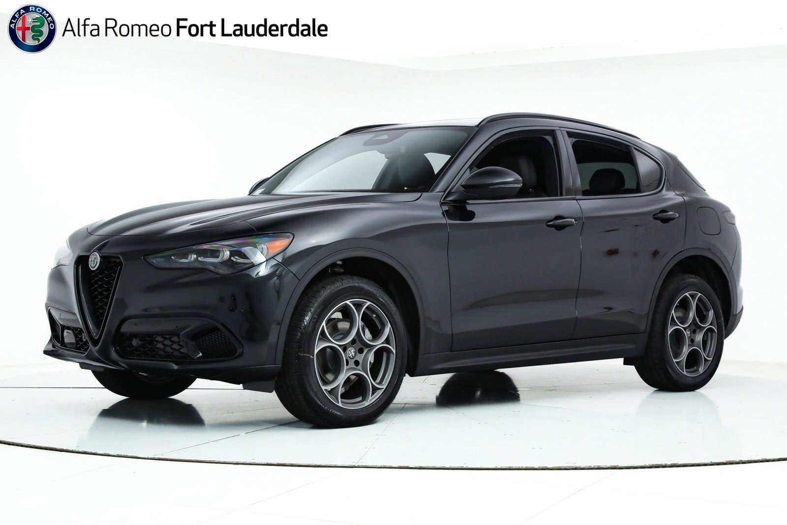 2025 Alfa Romeo Stelvio Base