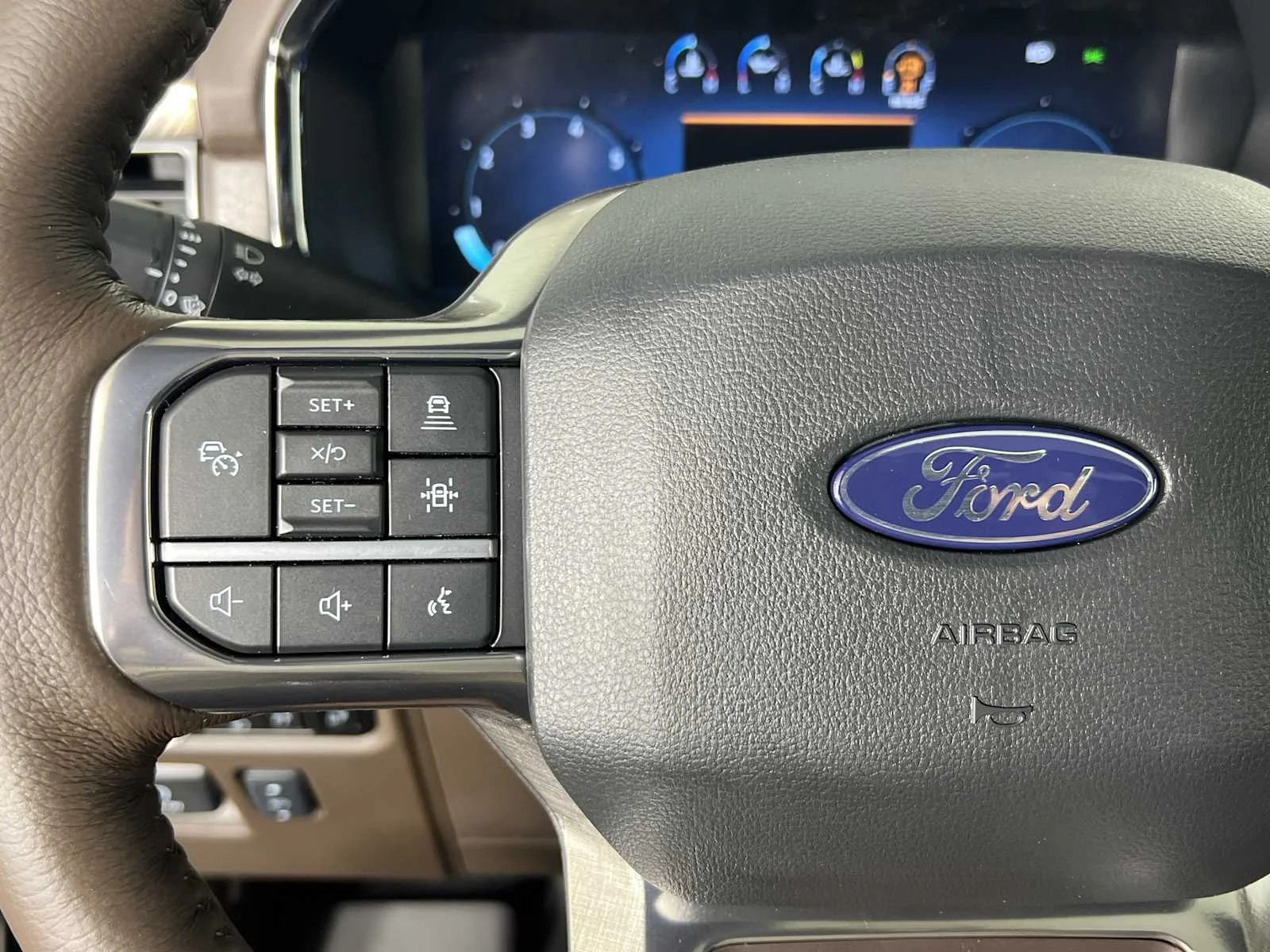 New 2026 Carbonized Gray/Marsh Gray Ford King Ranch image 31