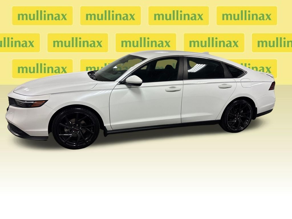 Used 2023 White Honda LX image 8