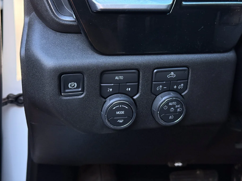 Used 2026 Summit White Chevrolet RST image 4