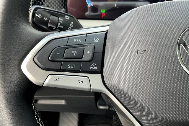 2025 Volkswagen Tiguan SE - Photo 19