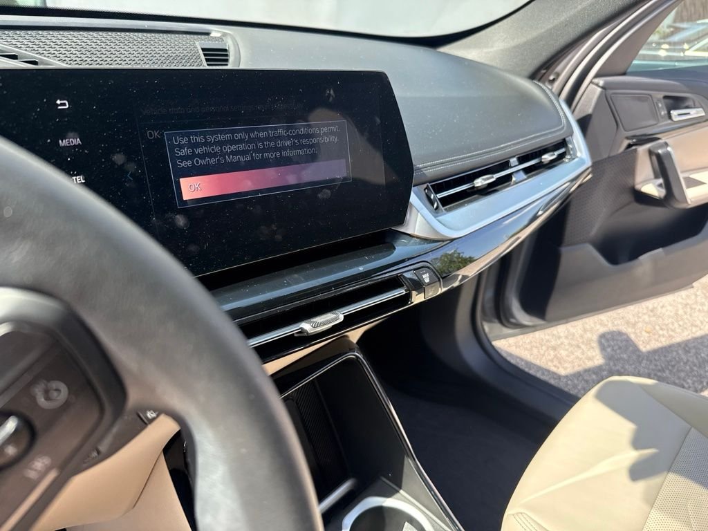 Used 2025 Silver BMW xDrive28i image 15