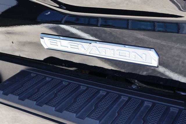 Used 2025 Onyx Black GMC Elevation image 8