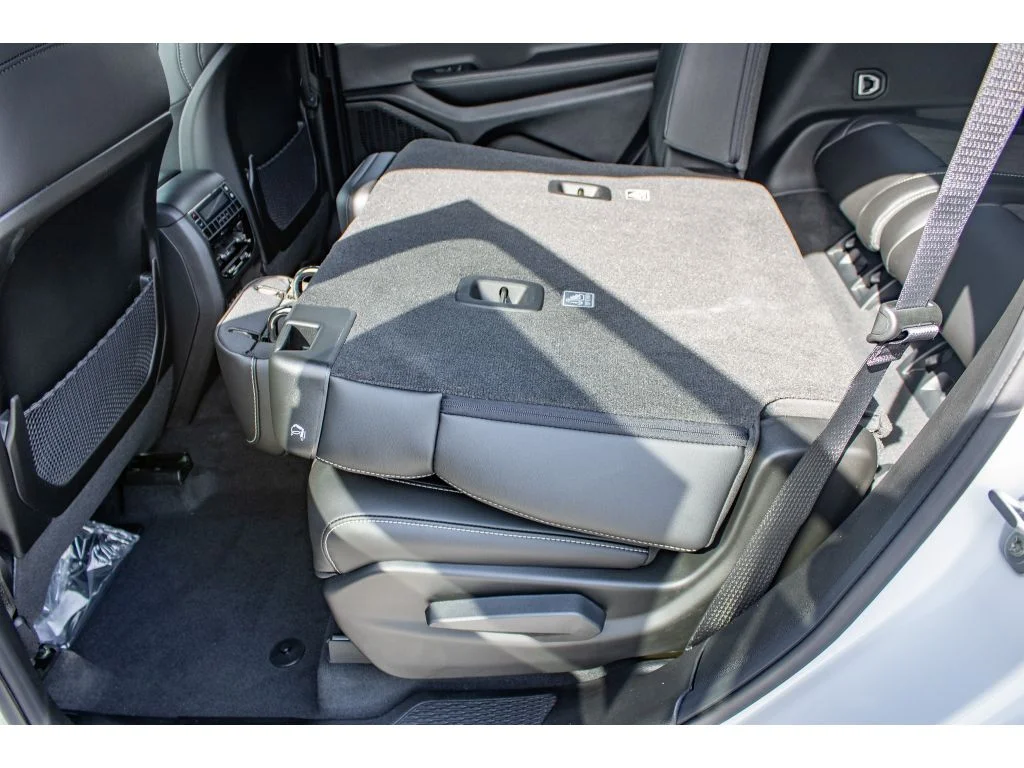 New 2026 Bright White Clearcoat Jeep Laredo Altitude image 42