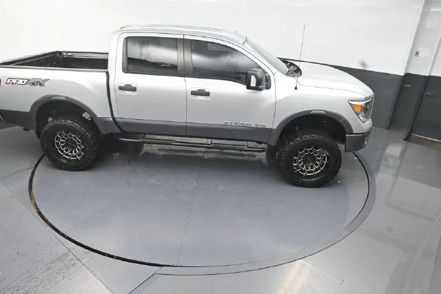 Used 2018 Silver Nissan PRO-4X image 30