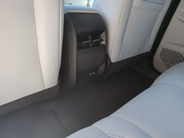 New 2026 Diamond Black Crystal Pearl-Coat Exterior Paint Jeep Laredo image 24