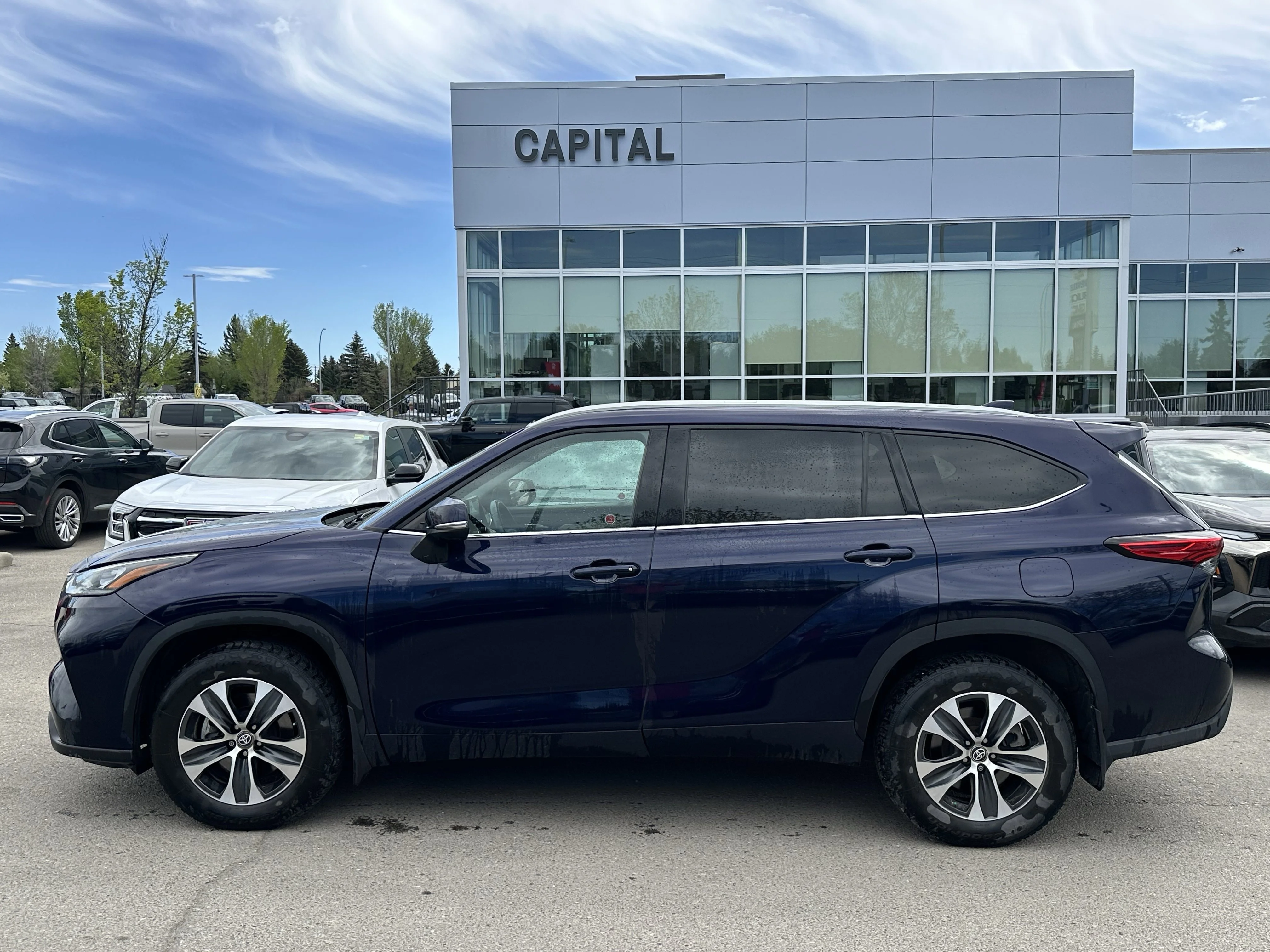 Used 2022 Blue Toyota XLE image 3