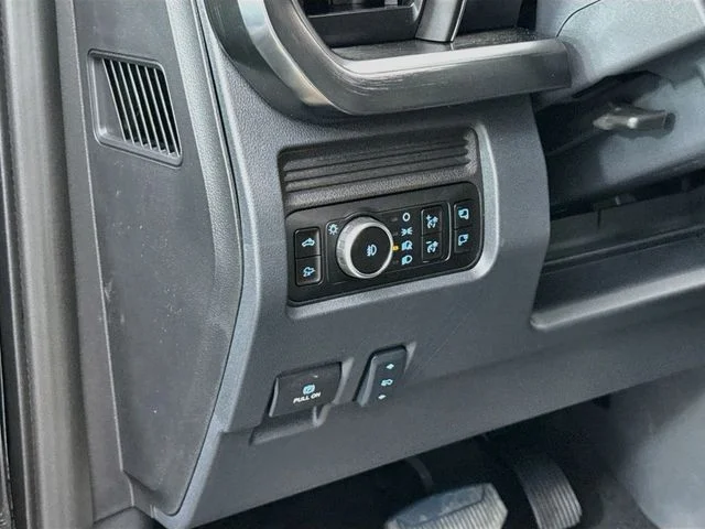 New 2026 Agate Black Metallic Ford F-250® Lariat® image 10