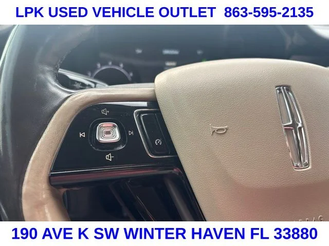 Used 2020 Red Lincoln Standard image 18