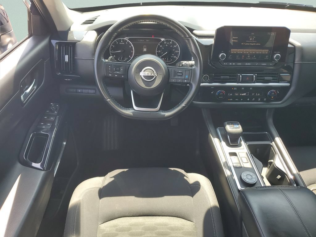 Used 2022 Blue Nissan SV 4WD image 12