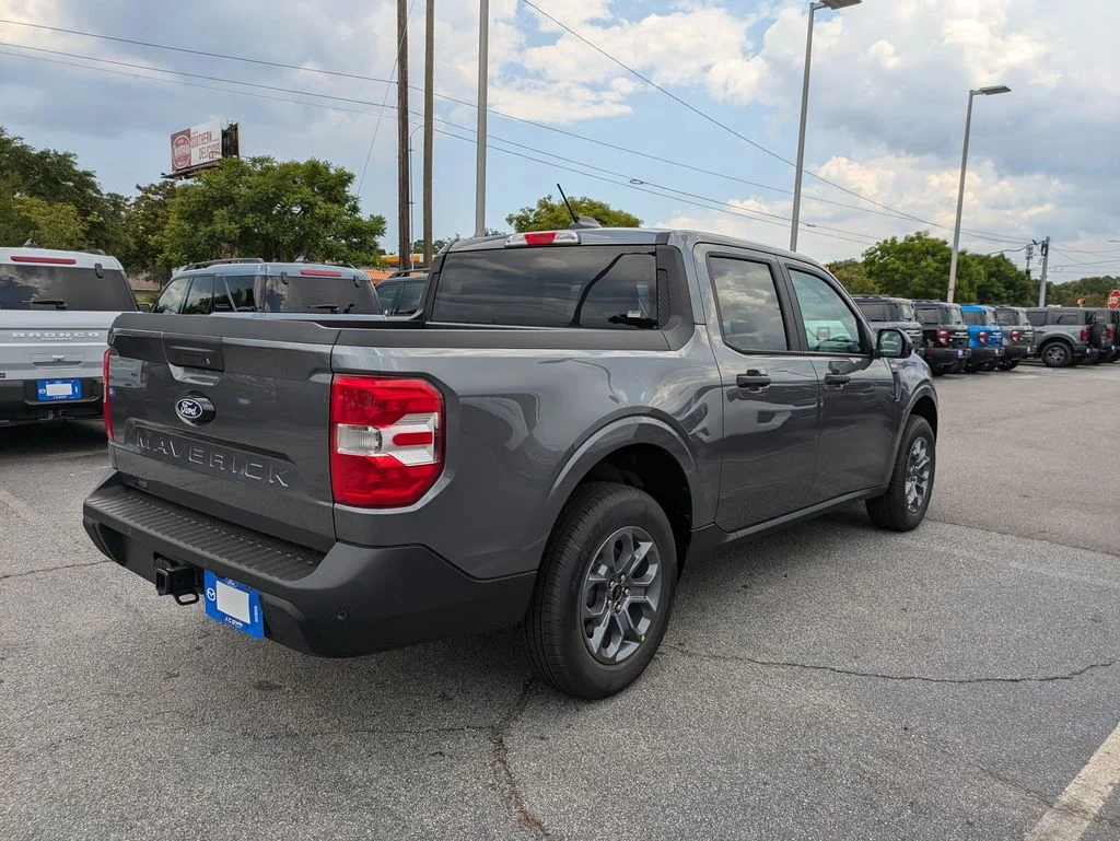 New 2026 Carbonized Gray Metallic Ford XLT image 4