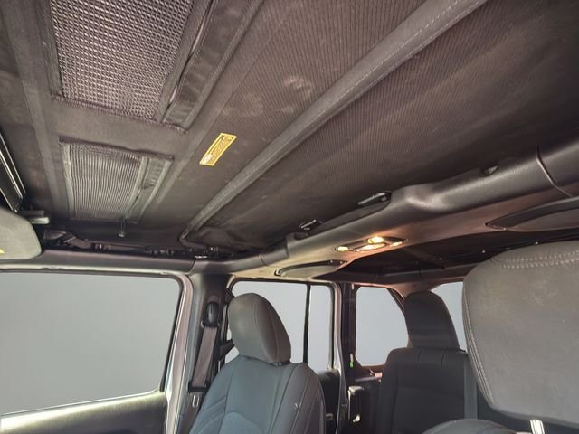 Used 2019 Silver Jeep Unlimited Sport S image 17