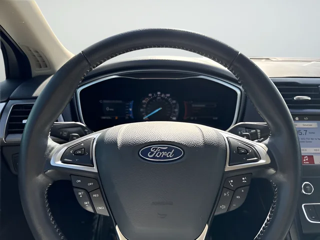 Used 2019 Black Ford SE image 14