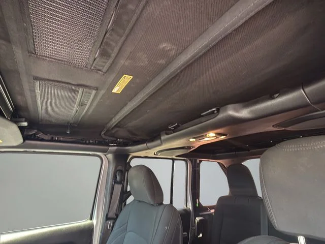 Used 2019 Silver Jeep Unlimited Sport S image 17