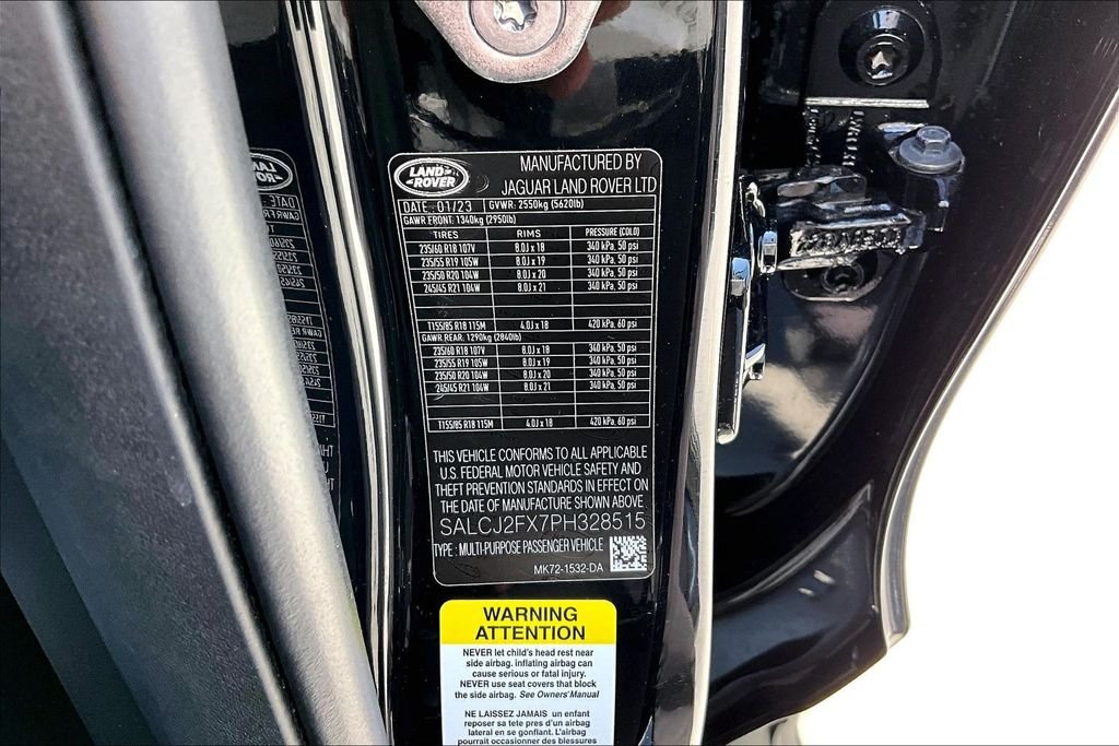 Used 2023 Santorini Black Metallic Land Rover S image 17