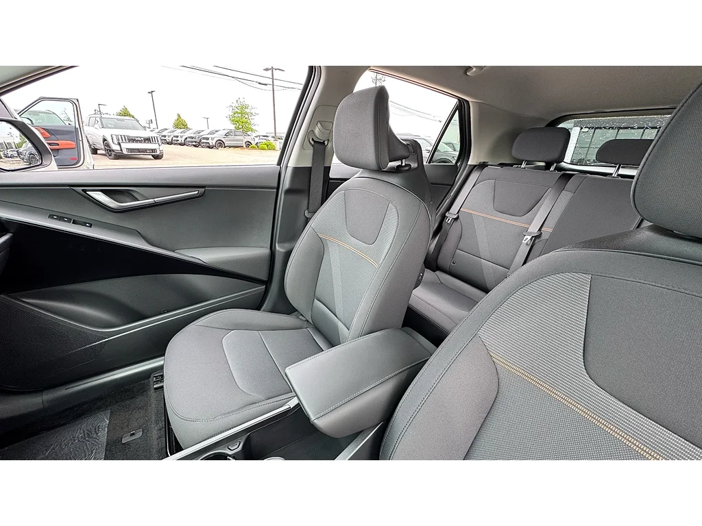 New 2026 Blk Kia LX image 10