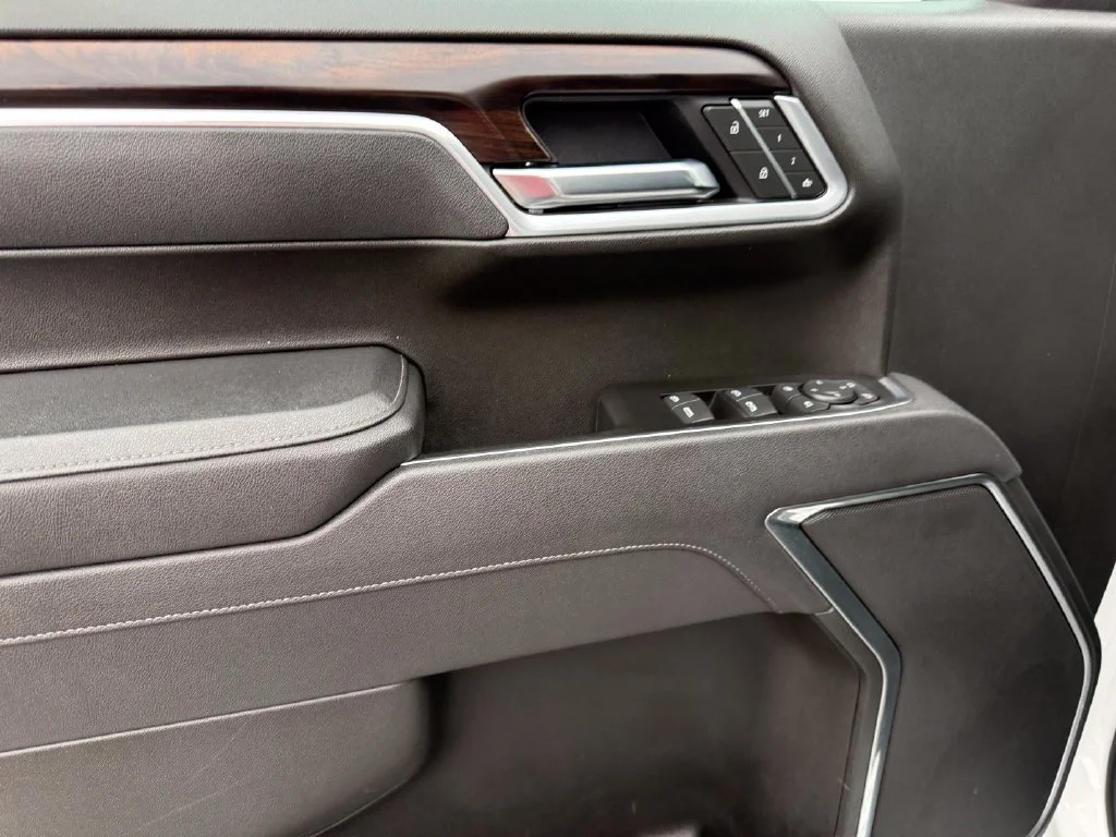 Used 2025 White GMC SLT image 5
